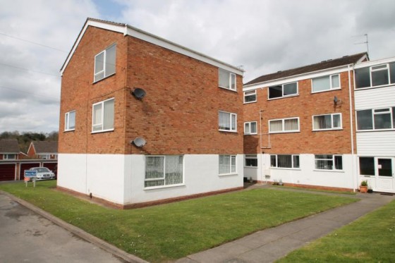 View Full Details for 26 Hawne Court, Stour Close, Halesowen, West Midlands, B63 3QF, UK