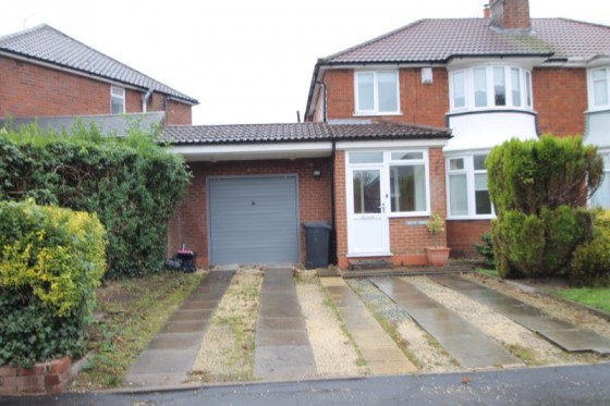 View Full Details for 63 Summerfields Avenue, Halesowen, West Midlands, B62 9NW, UK