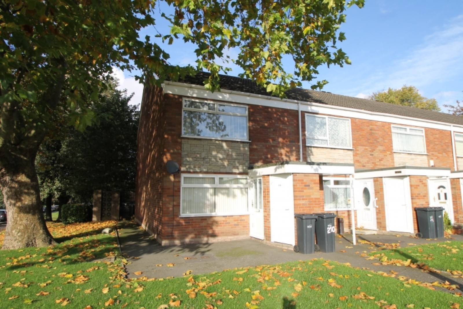 Images for 208 Apperley Way, Halesowen, West Midlands, B63 2YA, UK