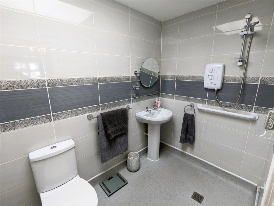 Images for Throne Close, Rowley Regis